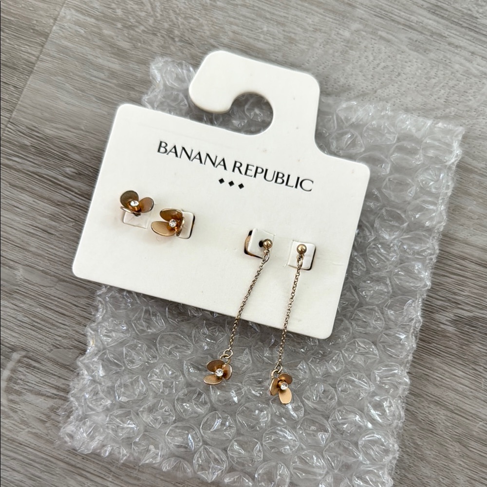 Banana Republic Gold Flower Earrings Set